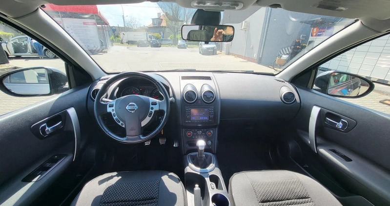 Nissan Qashqai cena 35700 przebieg: 200000, rok produkcji 2012 z Wyrzysk małe 137